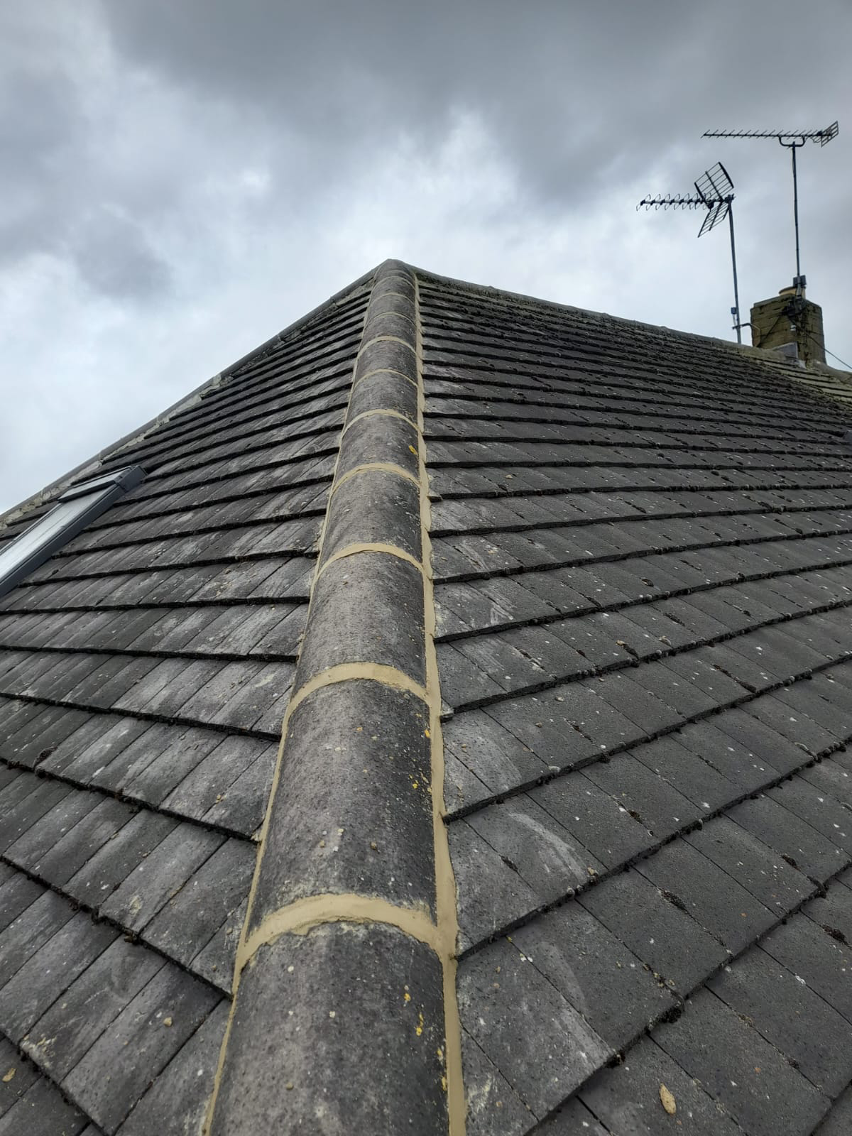 Roof ridge tile repair